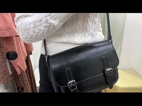 ❤️ Masturbasyon piblik nan jenn femèl FeralBerry ak yon gode nan sal la Fitting ❤❌ Videyo pònografi nan ht.quizfarmature.ru ☑